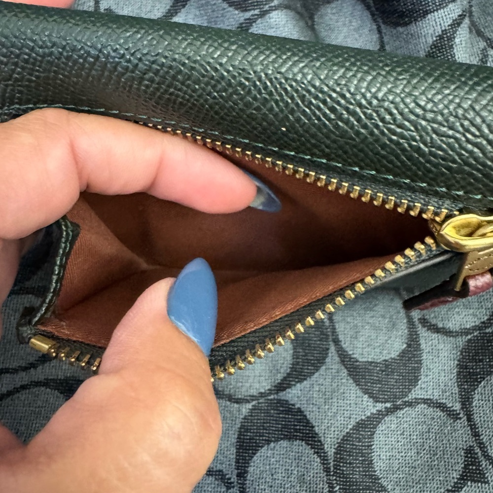 Coach hunter green and Pink Women's Wallet with gold hardware - Picture 6 of 7